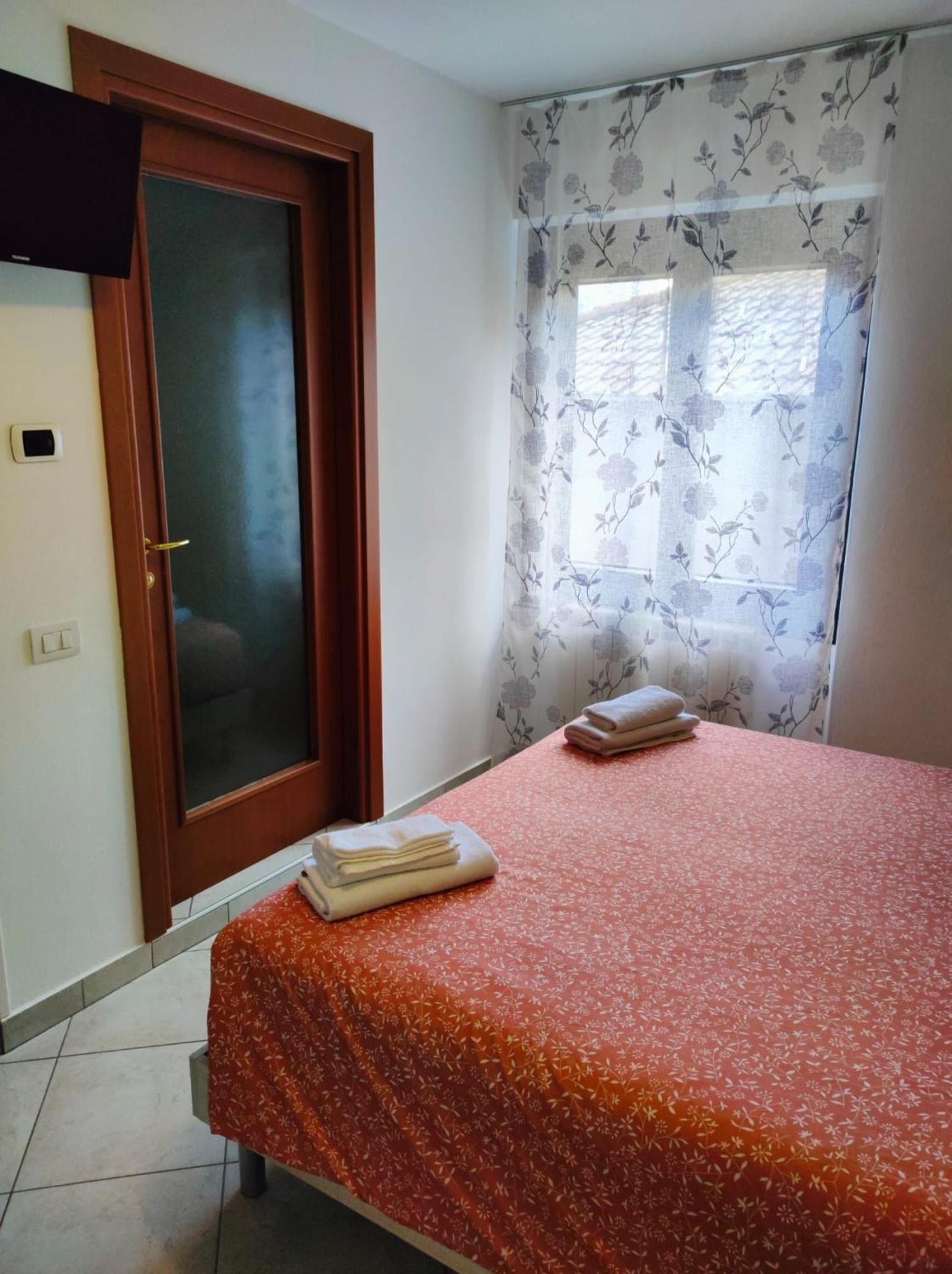 Hotel Del Falco Livo  Buitenkant foto